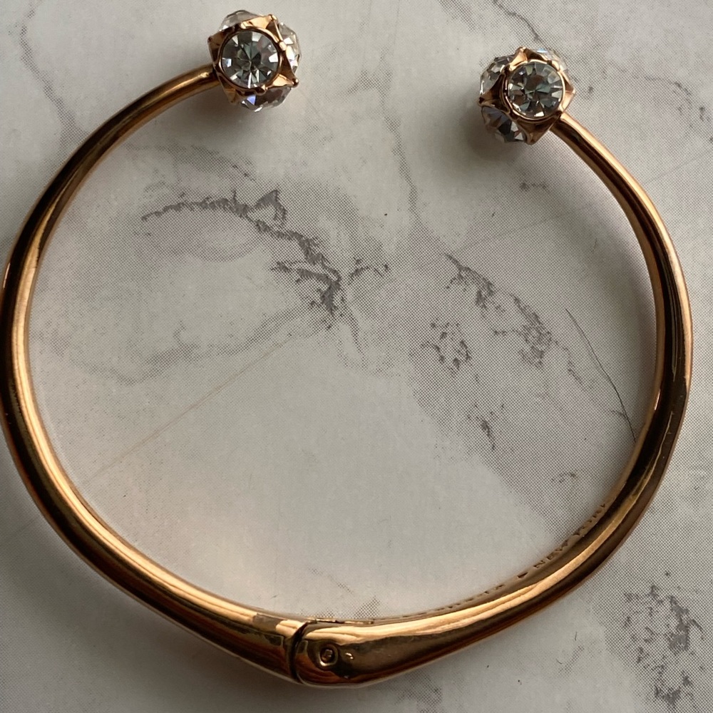 Kate spade lady marmalade open cuff bracelet. Color rose gold . - Picture 1 of 7